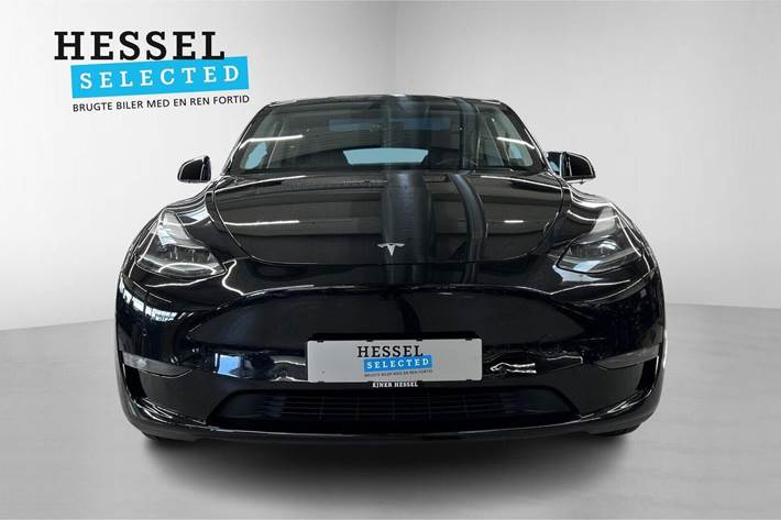Sort Tesla Model Y fra 2022