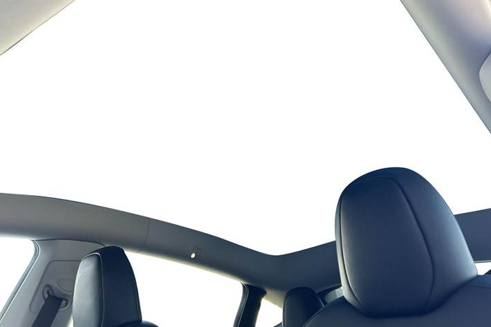 Sort Tesla Model Y fra 2022