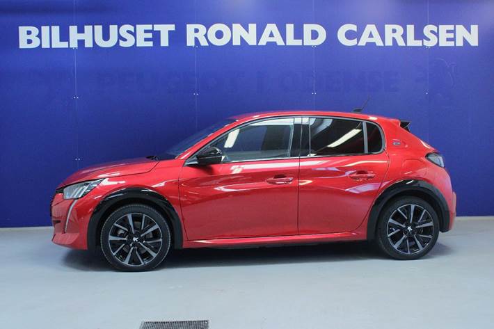 Rød Peugeot e-208 fra 2023