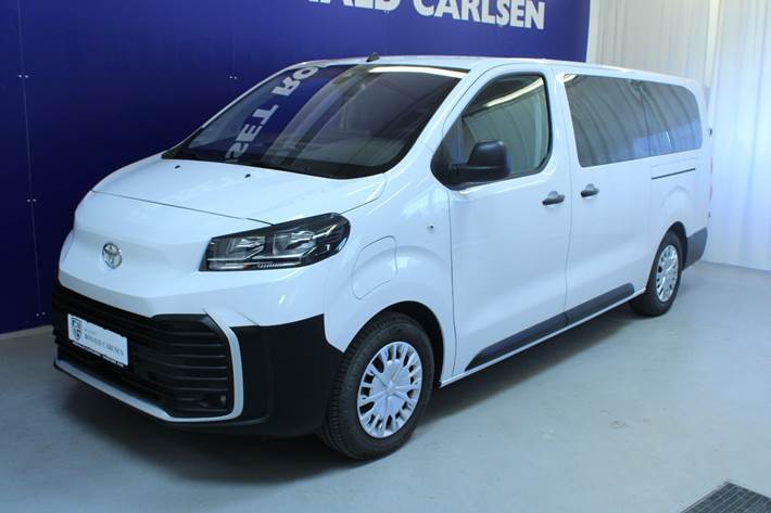 Hvid Toyota Proace Verso fra 2024