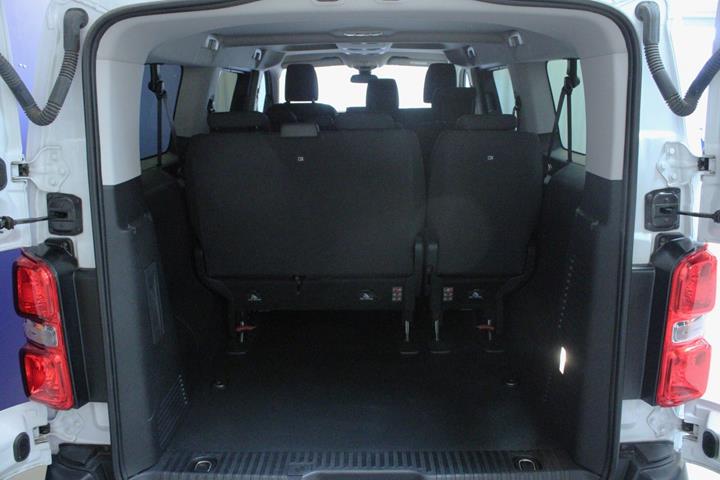 Hvid Toyota Proace Verso fra 2024