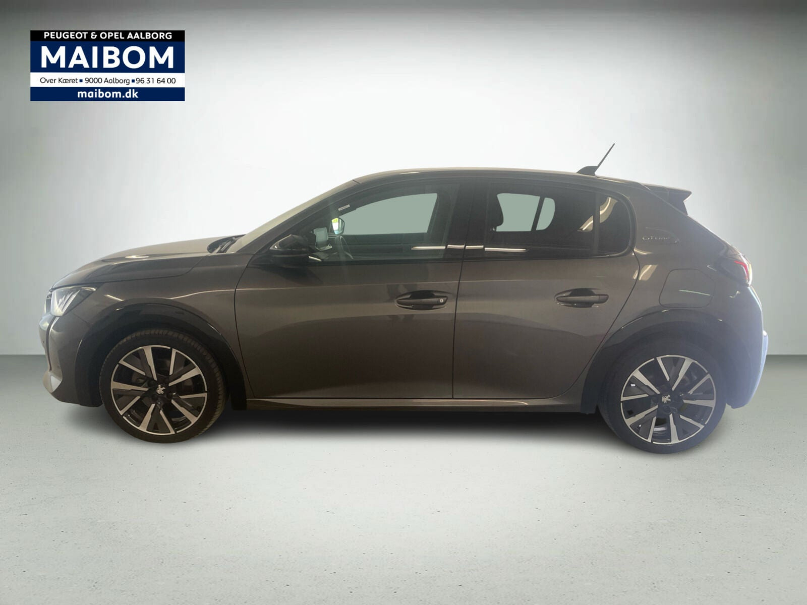 Sølv Peugeot 208 fra 2020