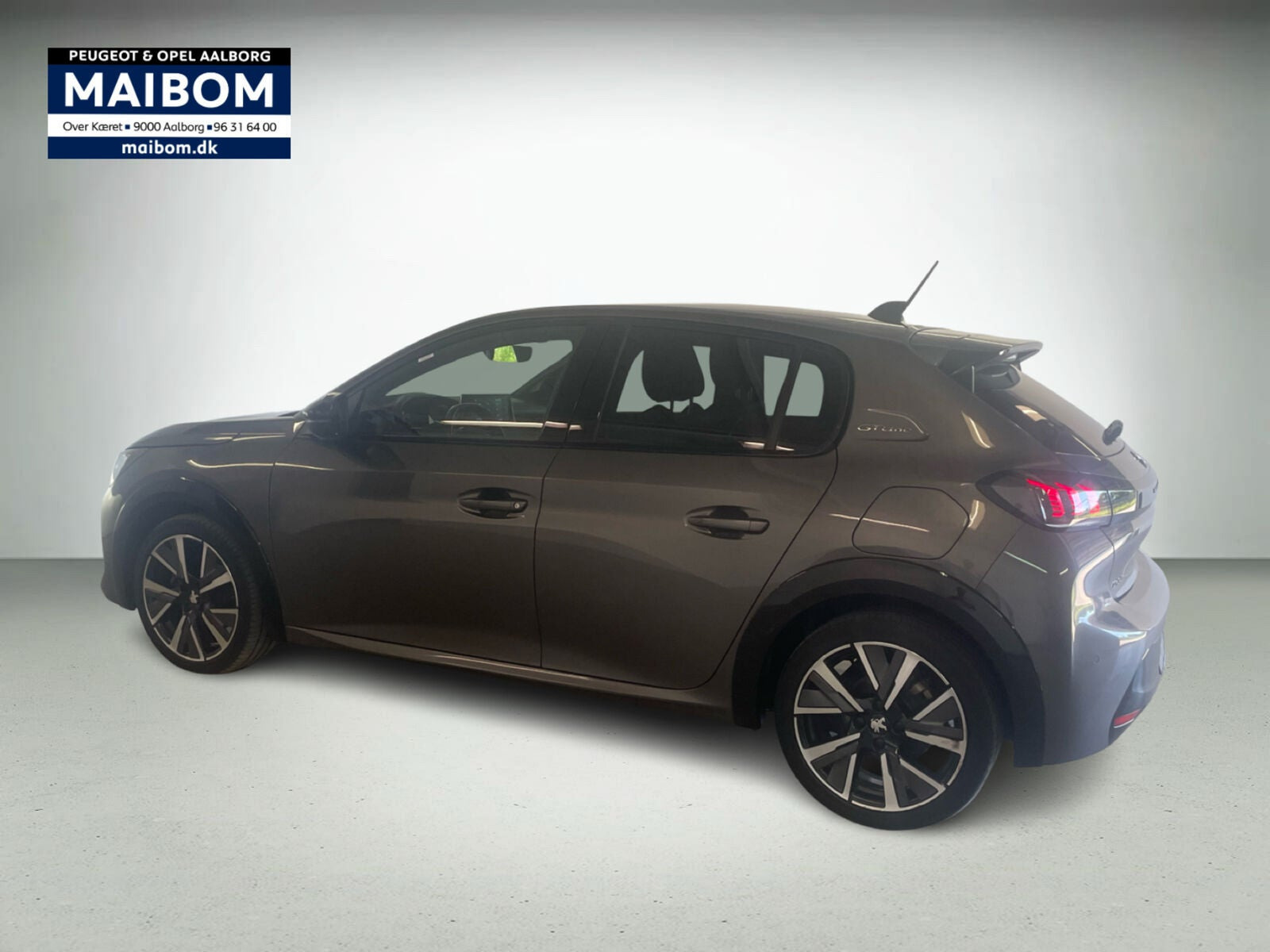 Sølv Peugeot 208 fra 2020