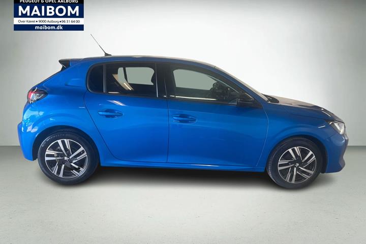 Blå Peugeot 208 fra 2022