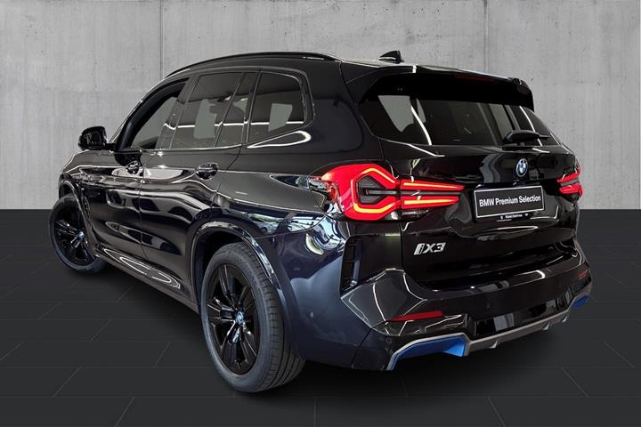 Sort BMW iX3 fra 2024