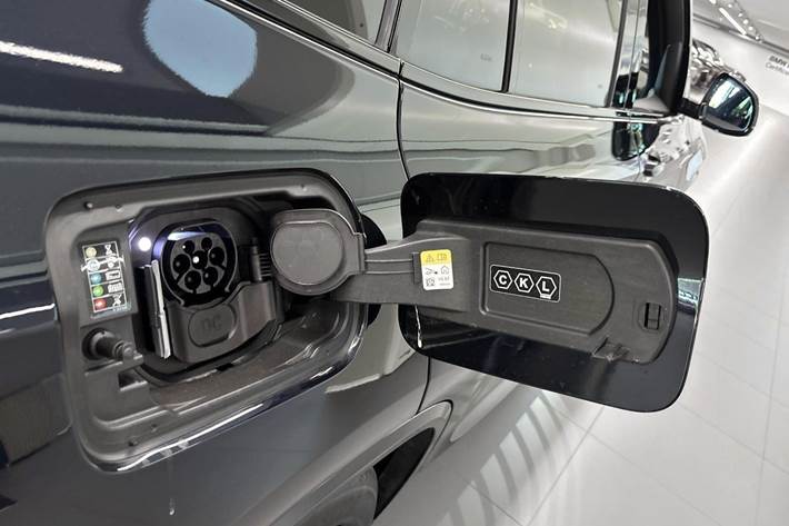 Sort BMW iX3 fra 2024