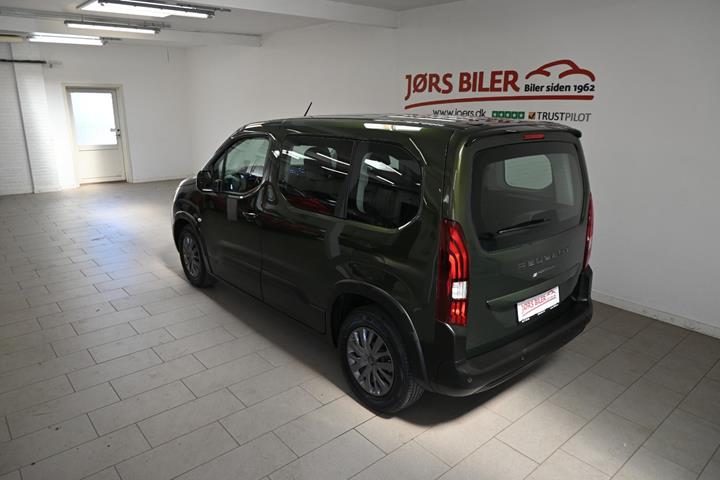 Grøn Peugeot e-Rifter fra 2025