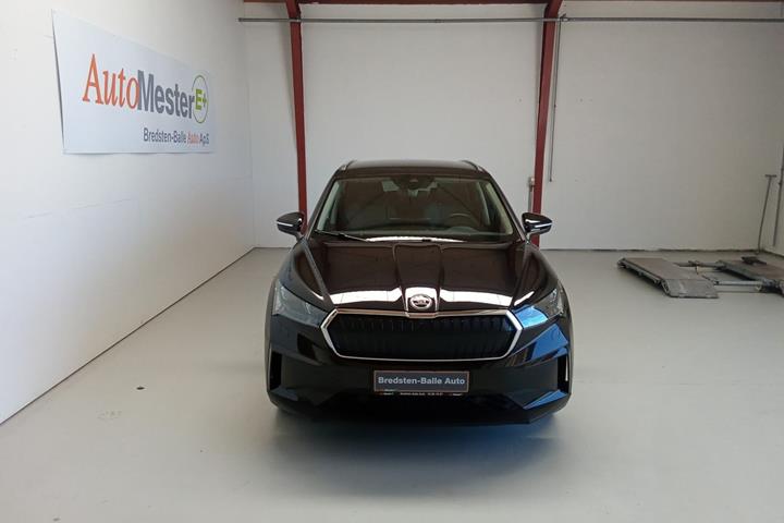 Sort Skoda Enyaq fra 2023