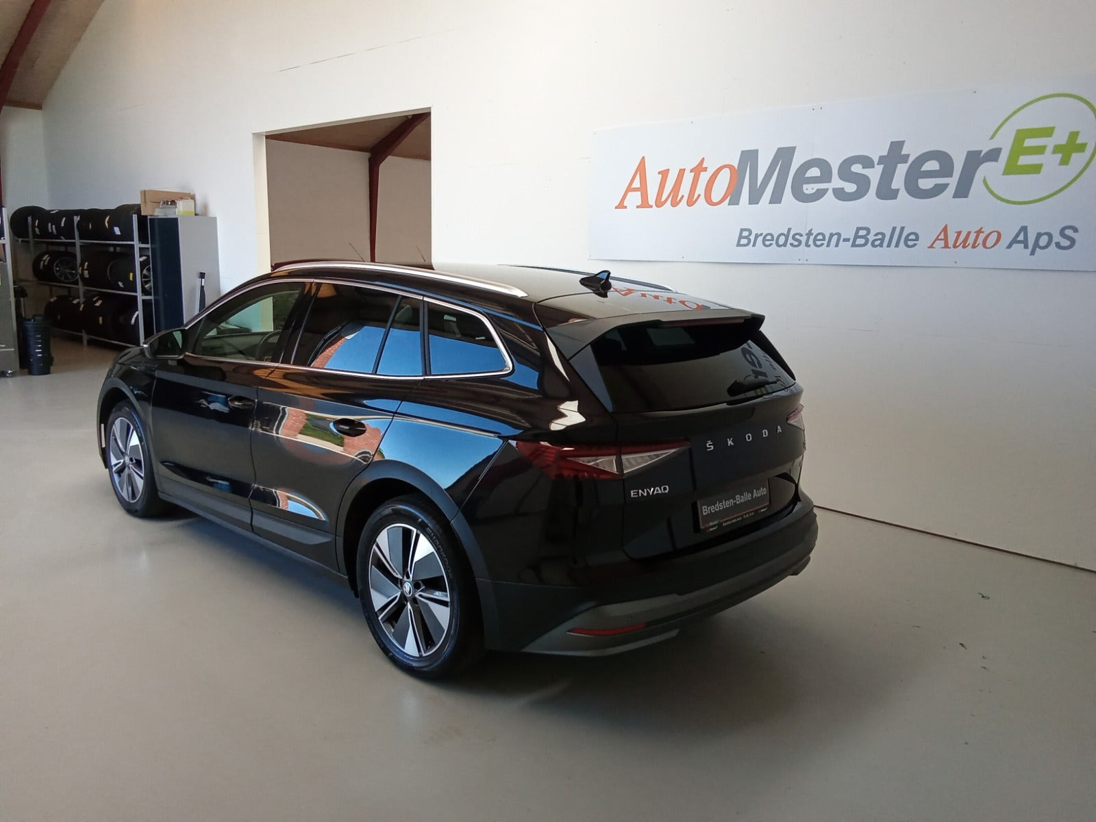 Sort Skoda Enyaq fra 2023