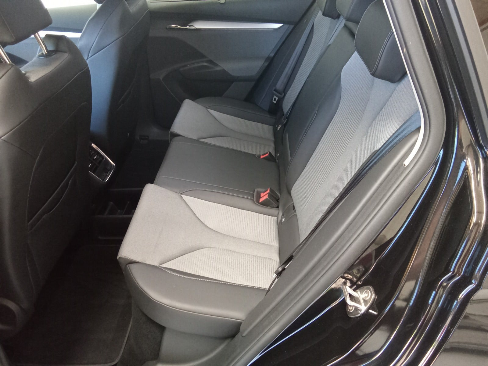 Sort Skoda Enyaq fra 2023