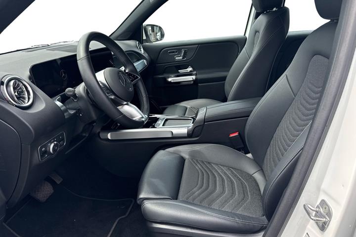 Hvid Mercedes EQB250+ fra 2025