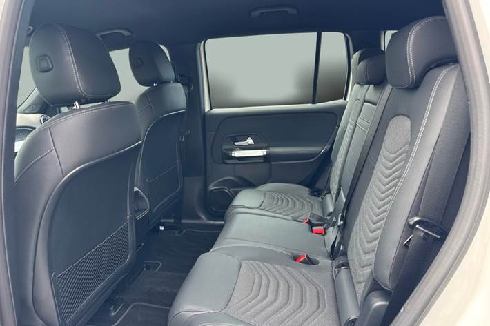 Hvid Mercedes EQB250+ fra 2025