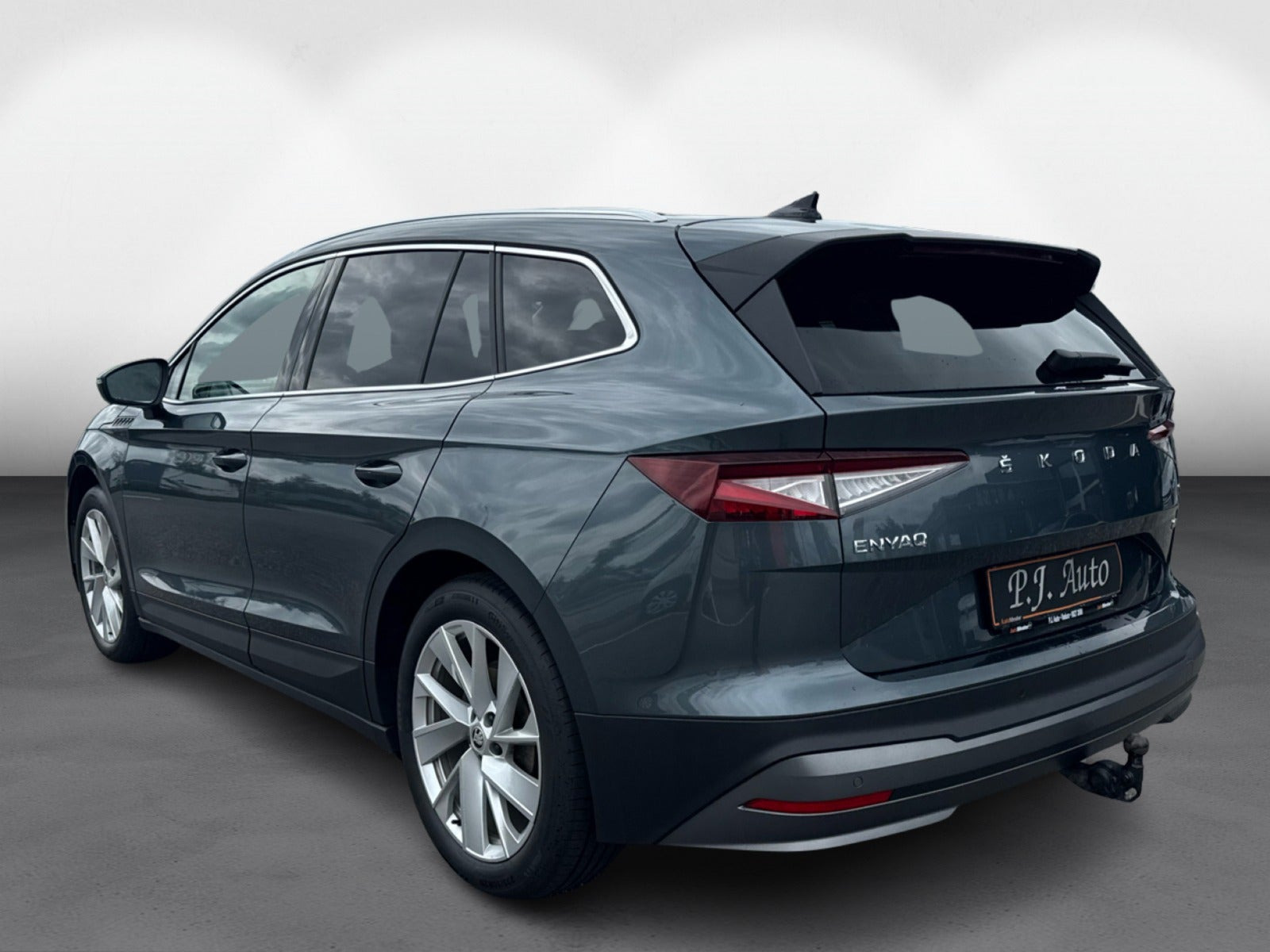 Grå Skoda Enyaq fra 2021
