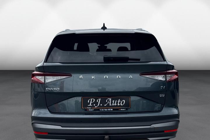 Grå Skoda Enyaq fra 2021
