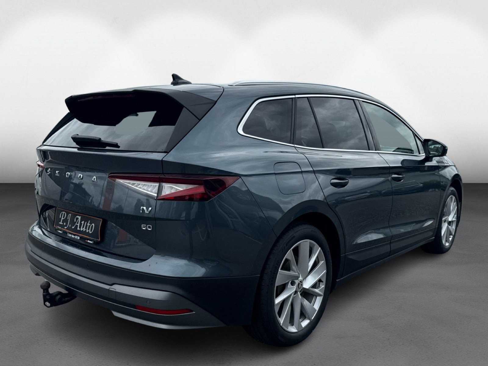 Grå Skoda Enyaq fra 2021