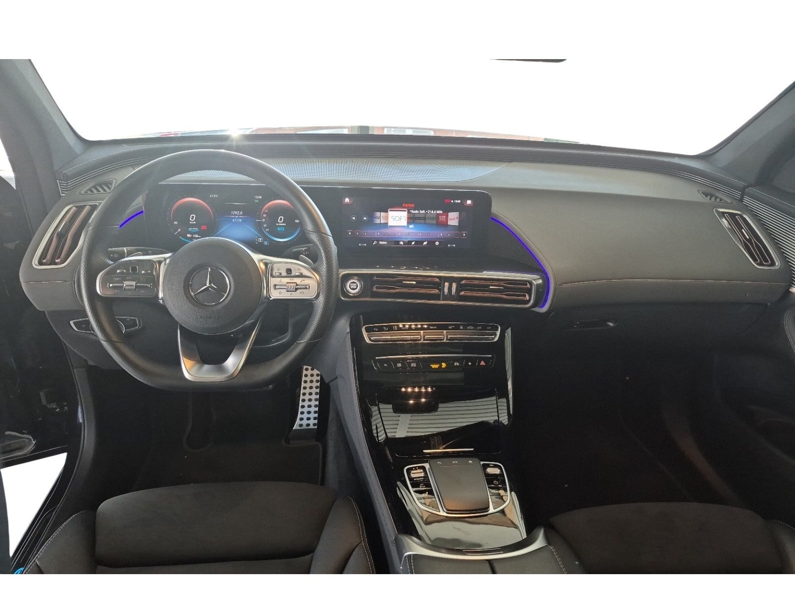 Sort Mercedes EQC400 fra 2020