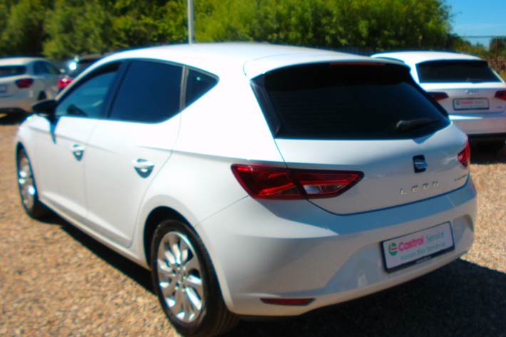 Hvid Seat Leon fra 2016