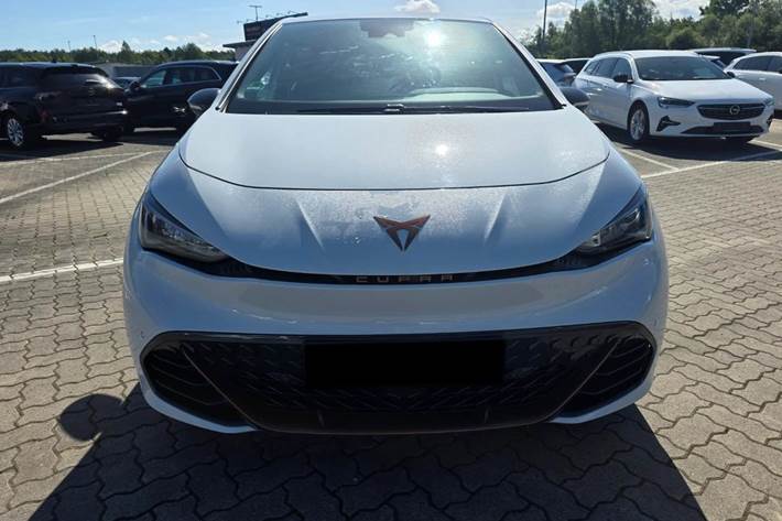 Hvid Cupra Born fra 2023