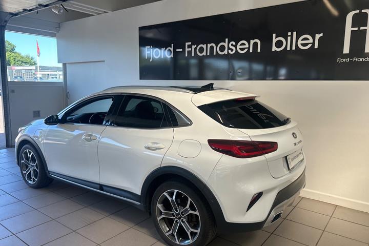 Hvid Kia XCeed fra 2020