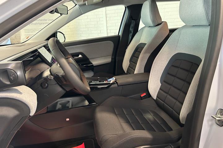 Hvid Citroën ë-C5 Aircross fra 2025 set indefra