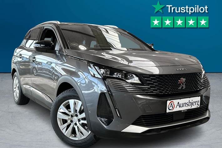 Grå Peugeot 3008 fra 2021 set udefra