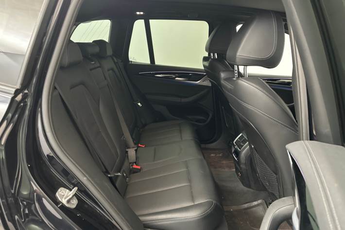 Sort BMW iX3 fra 2023