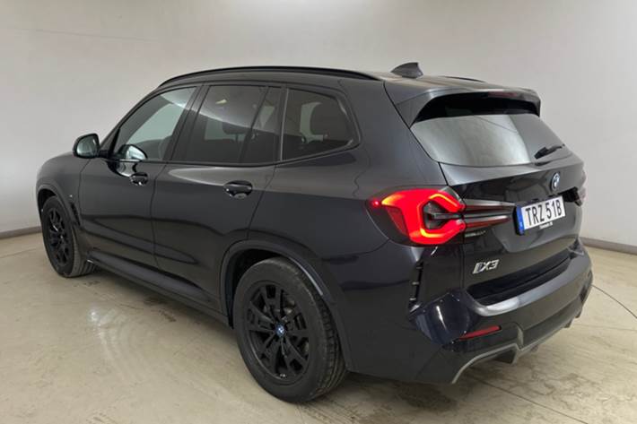 Sort BMW iX3 fra 2023