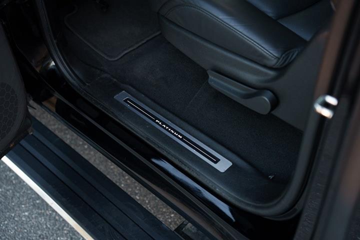 Sort Cadillac Escalade fra 2018