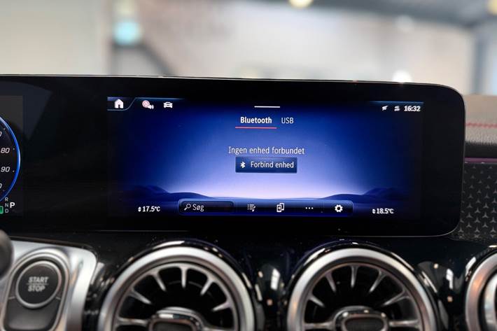Sort Mercedes EQB250+ fra 2025