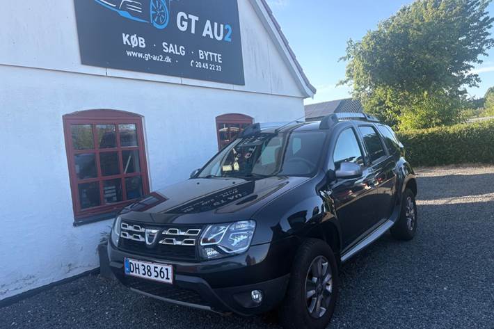 Sort Dacia Duster fra 2014