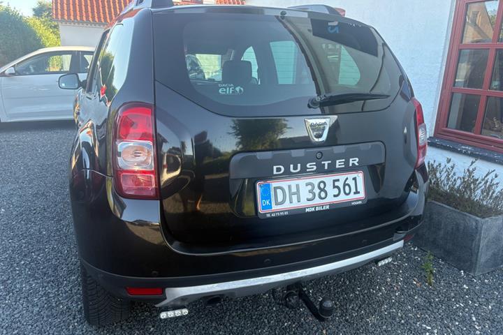 Sort Dacia Duster fra 2014