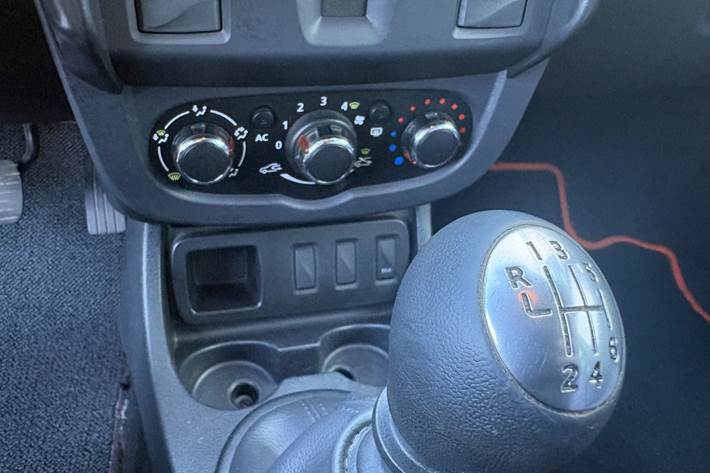 Sort Dacia Duster fra 2014