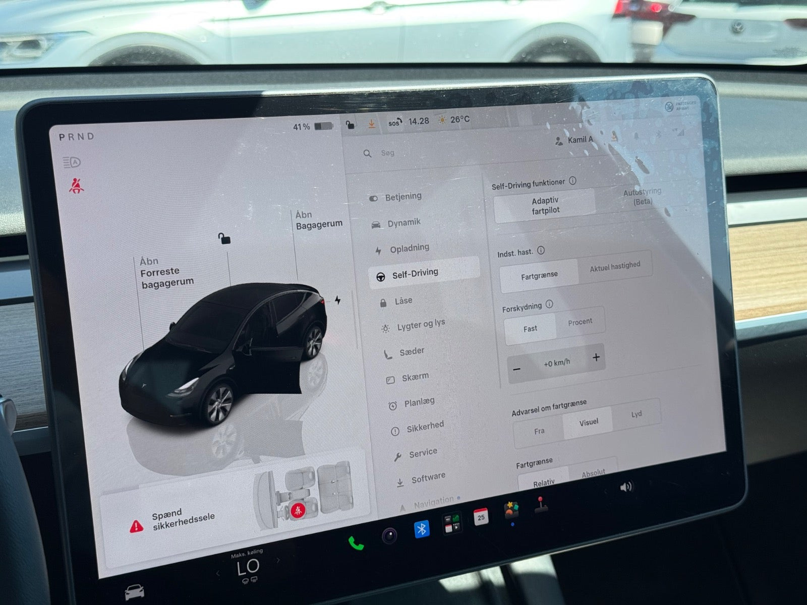 Sort Tesla Model Y fra 2024