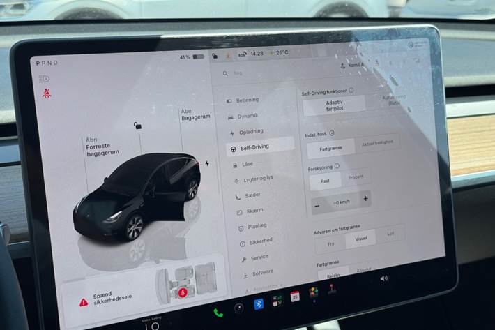 Sort Tesla Model Y fra 2024