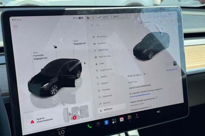 Sort Tesla Model Y fra 2024
