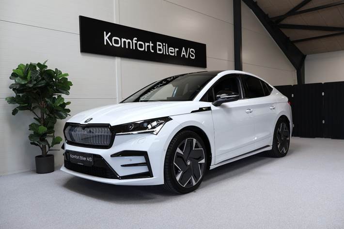 Hvid Skoda Enyaq fra 2022