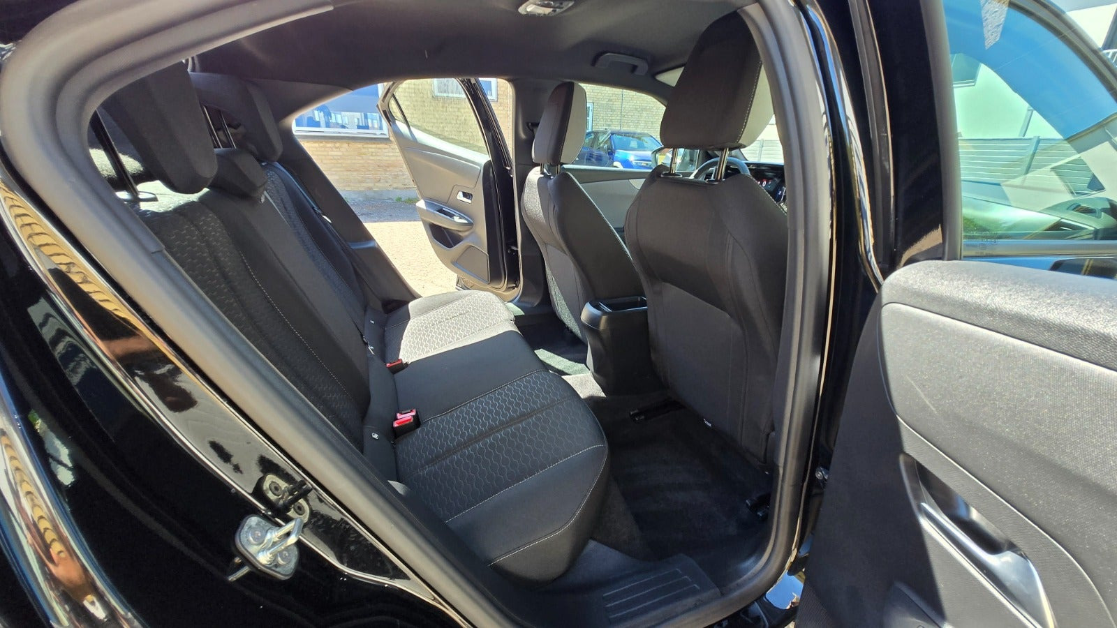 Sort Opel Mokka-e fra 2025