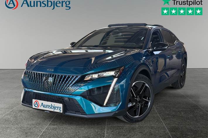 Blå Peugeot e-408 fra 2026 set udefra