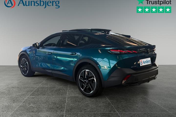 Blå Peugeot e-408 fra 2026