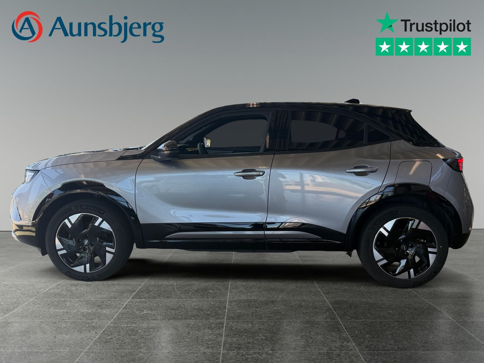 Grå Opel Mokka-e fra 2025
