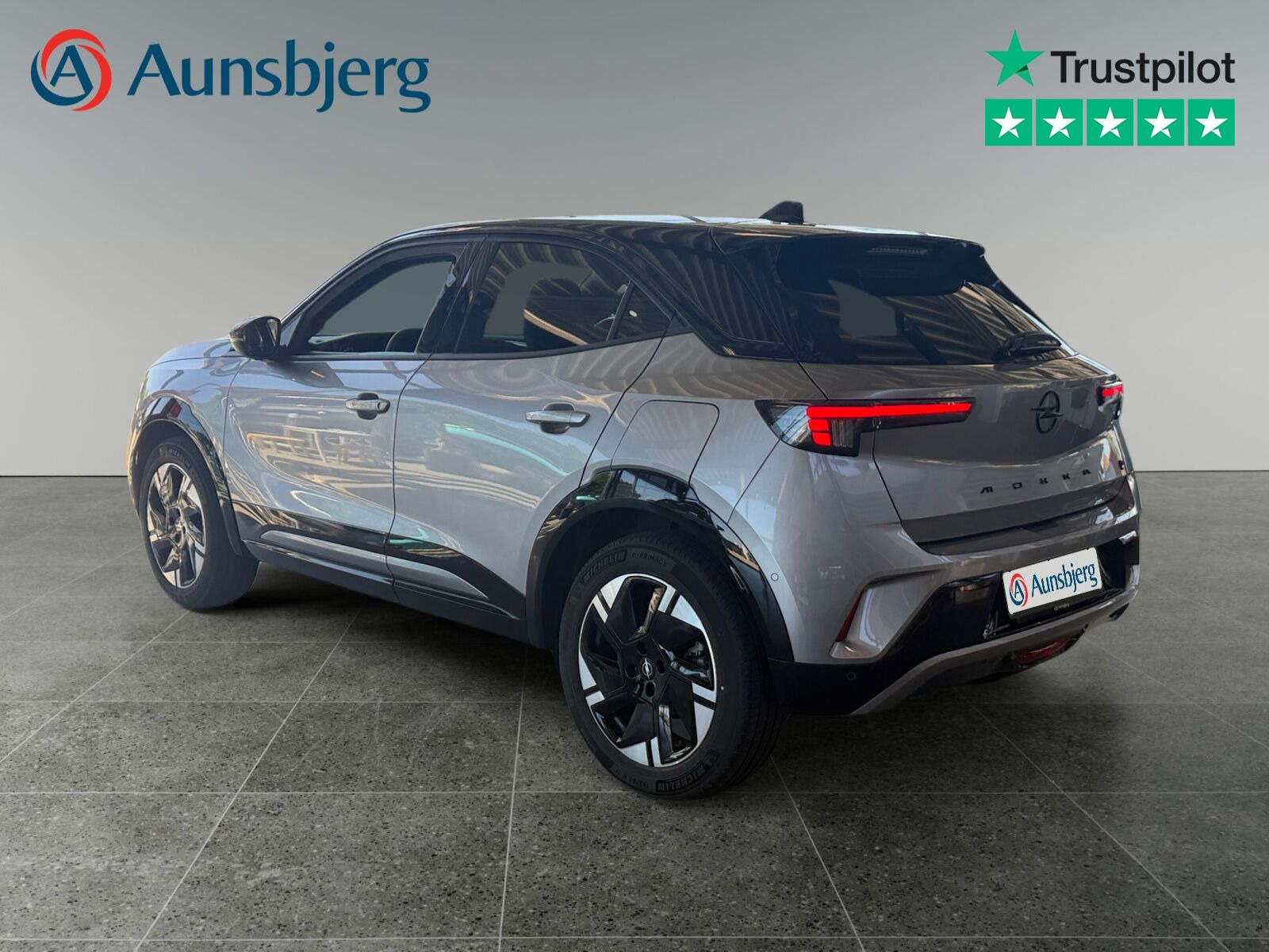 Grå Opel Mokka-e fra 2025