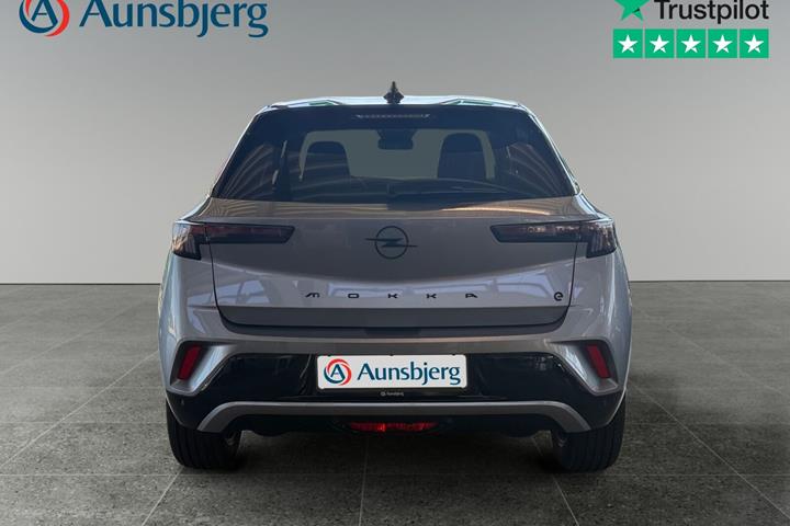 Grå Opel Mokka-e fra 2025