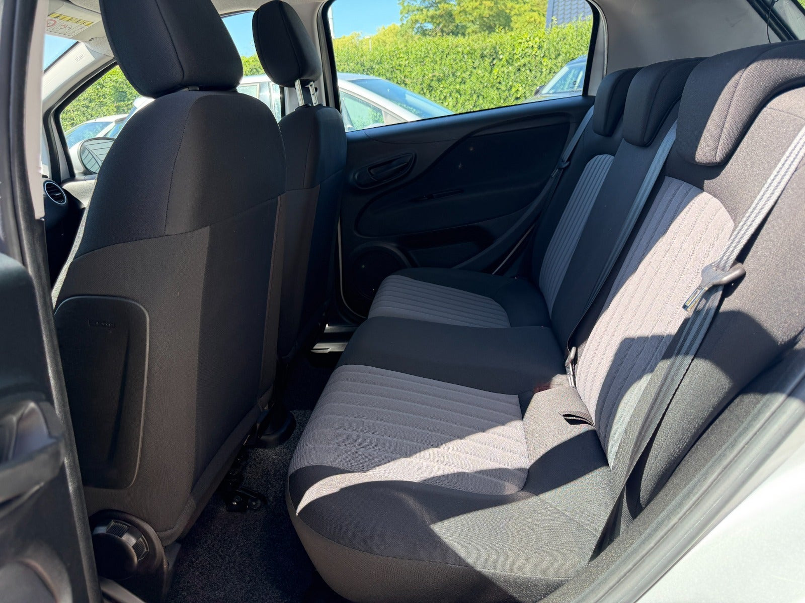 Sølv Fiat Punto fra 2018