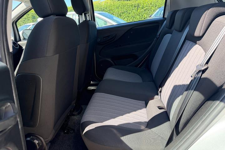 Sølv Fiat Punto fra 2018