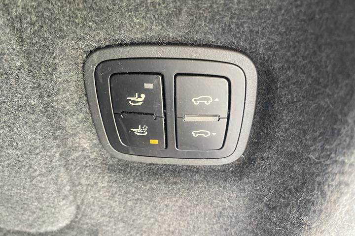 Grå Porsche Cayenne Turbo fra 2015
