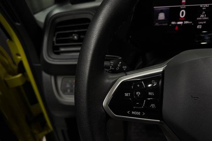 Gul VW ID.Buzz fra 2024