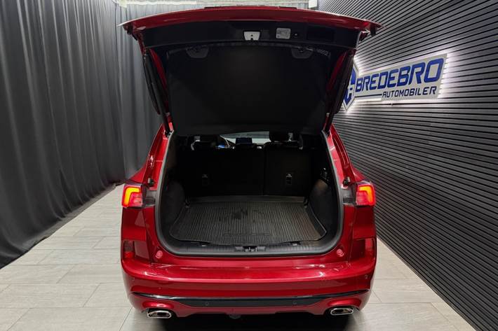 Grå Ford Kuga fra 2020