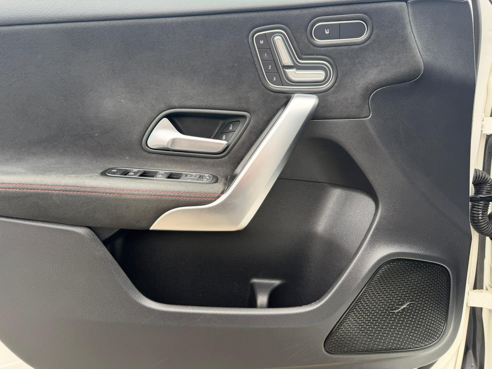 Hvid Mercedes A-Klasse fra 2020
