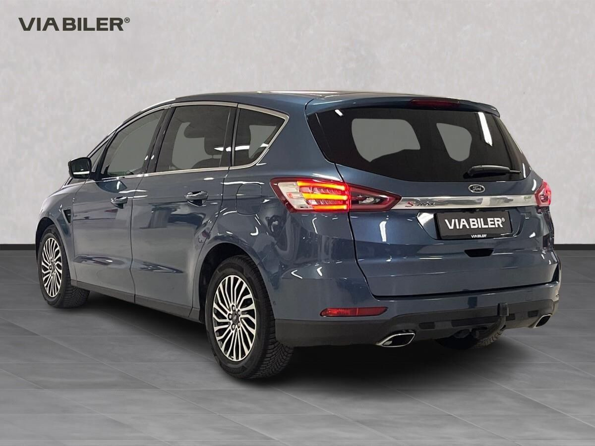 Blå Ford S-MAX fra 2018