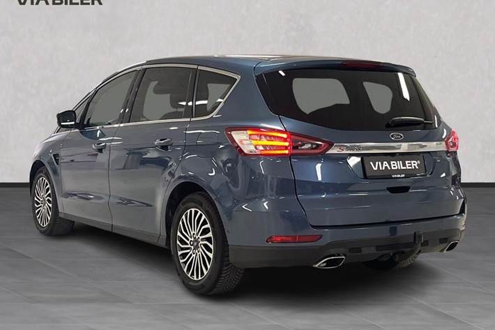 Blå Ford S-MAX fra 2018
